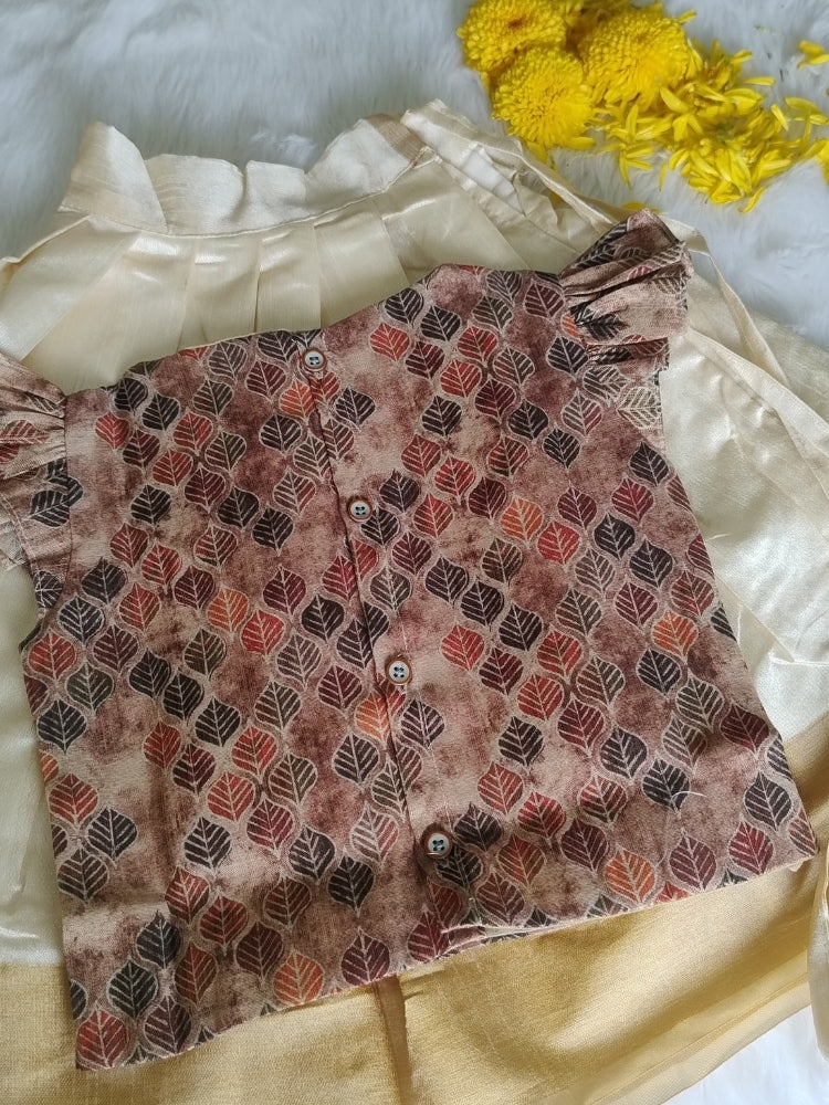 Traditional Pattupavada