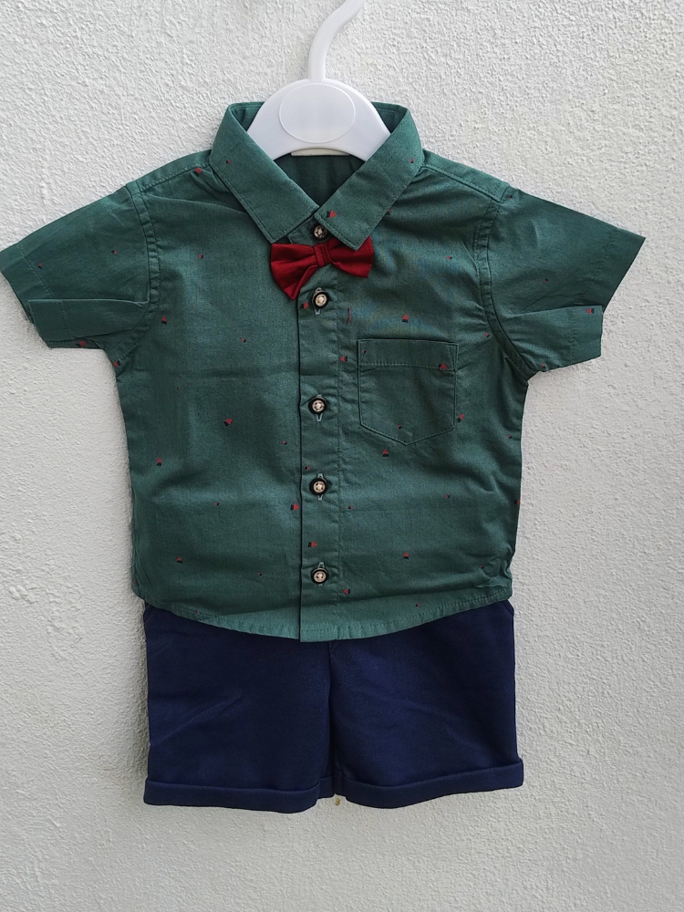 Green shirt with shorts and bow